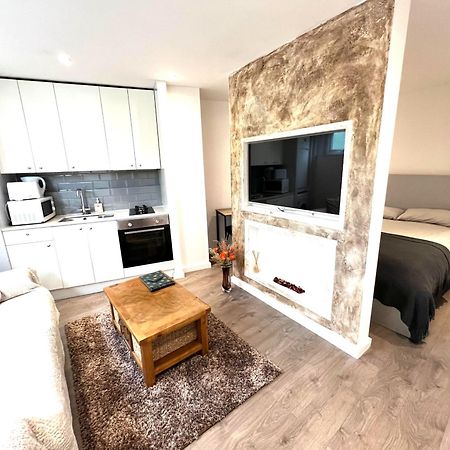 Modern Studio Apartment With Free Wifi لندن المظهر الخارجي الصورة
